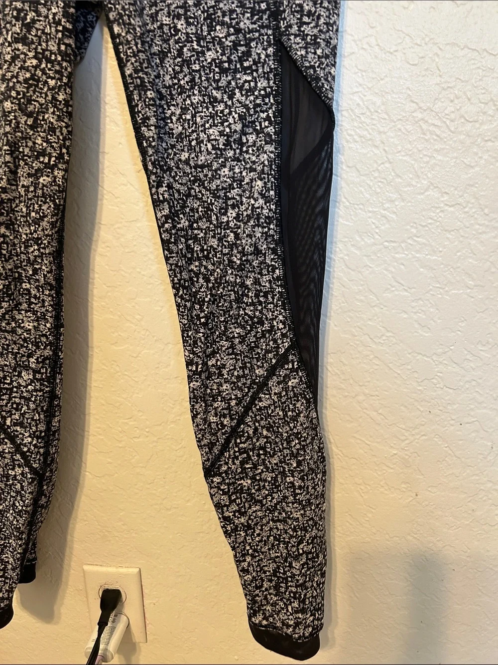 🦋Lululemon Black&White Speckled High-Rise Leggings with Mesh Panels 8 GUC